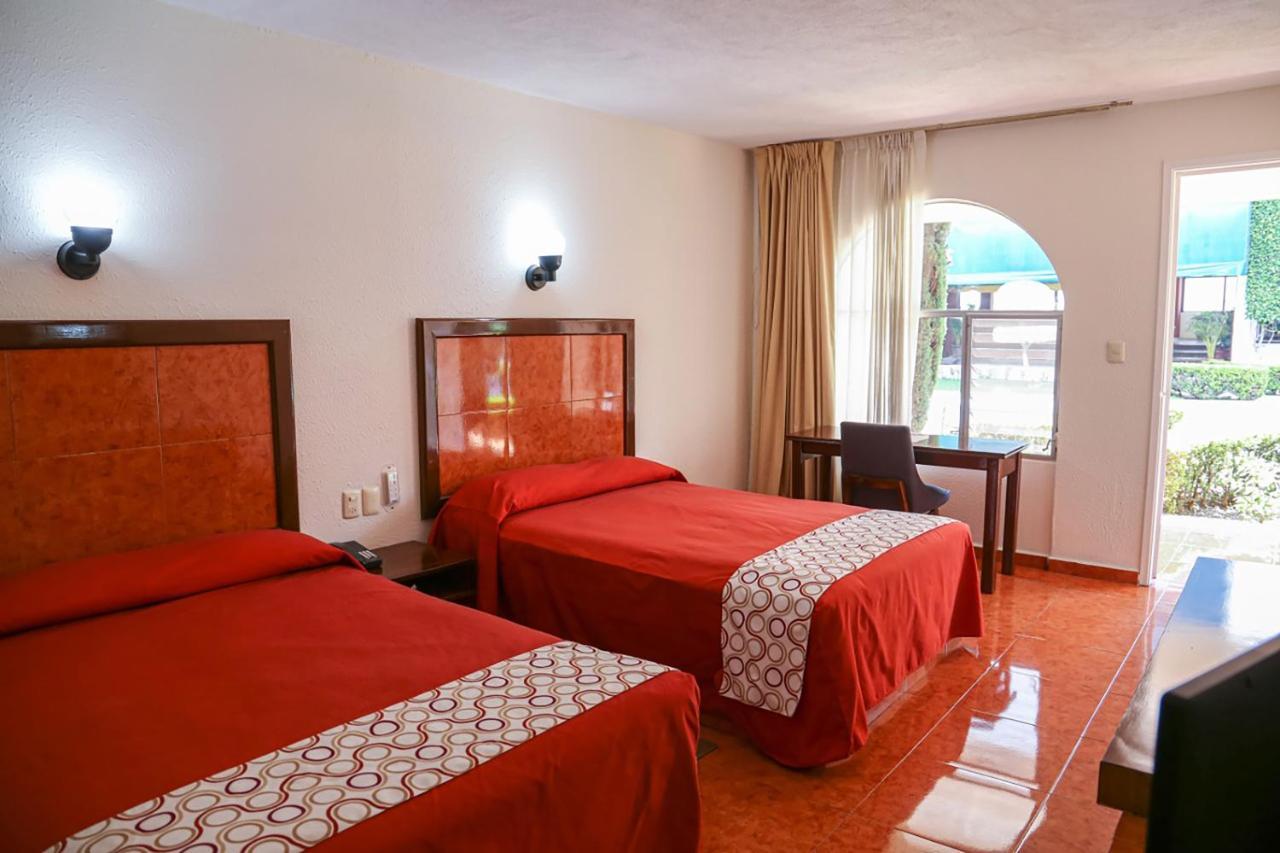 Hotel & Suites Villa Del Sol มอเรเลีย ภายนอก รูปภาพ