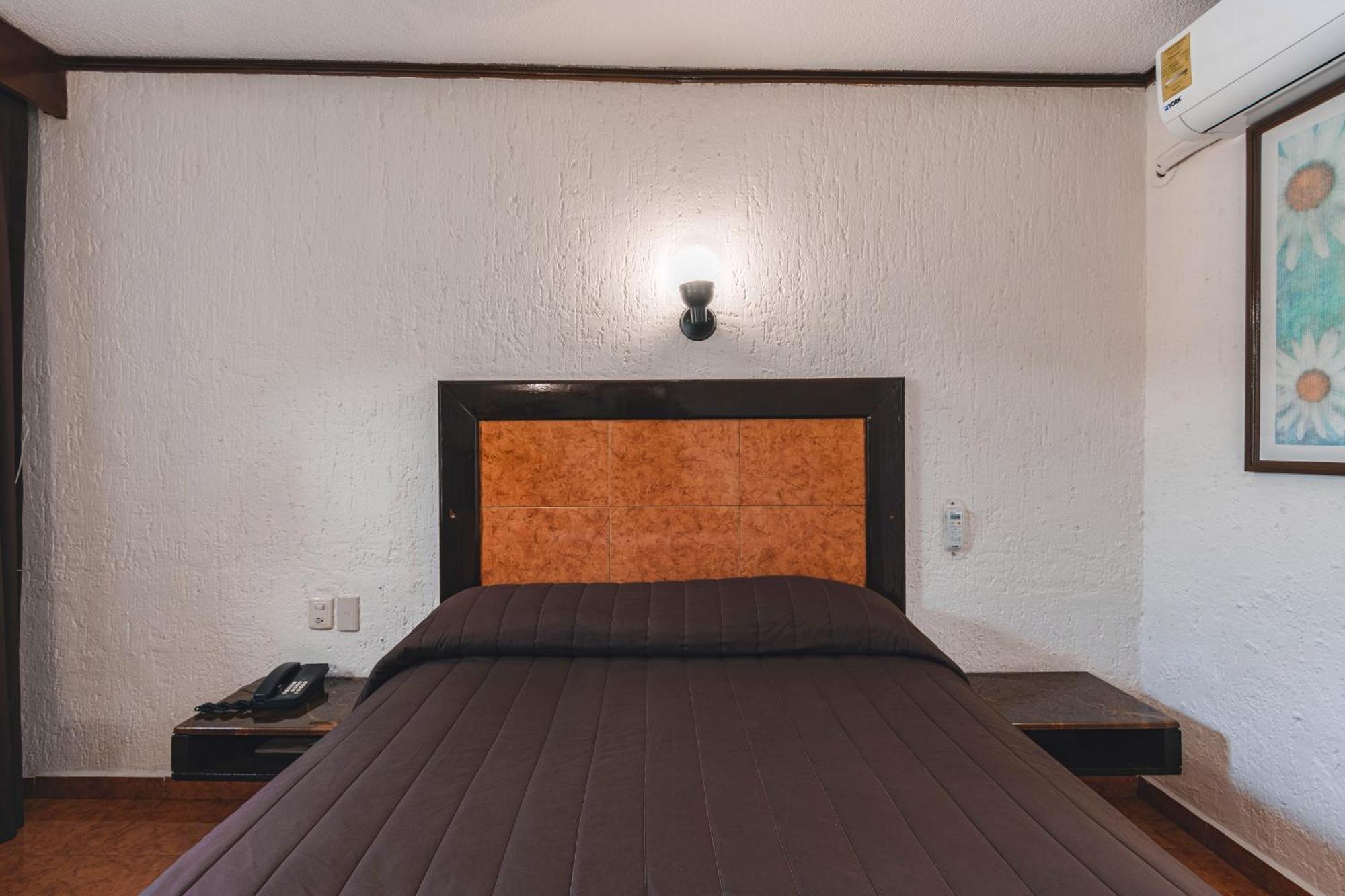 Hotel & Suites Villa Del Sol มอเรเลีย ภายนอก รูปภาพ