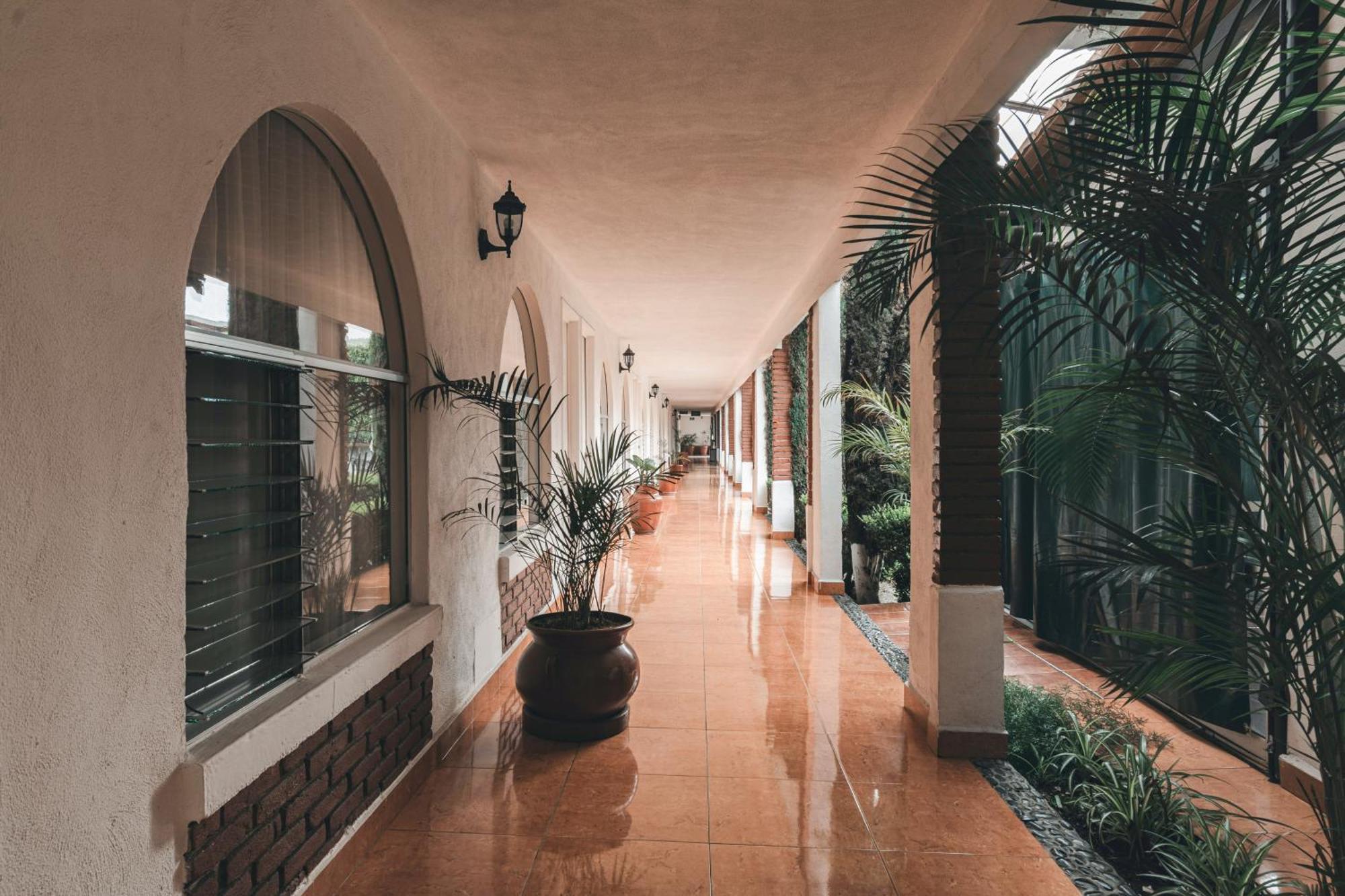 Hotel & Suites Villa Del Sol มอเรเลีย ภายนอก รูปภาพ