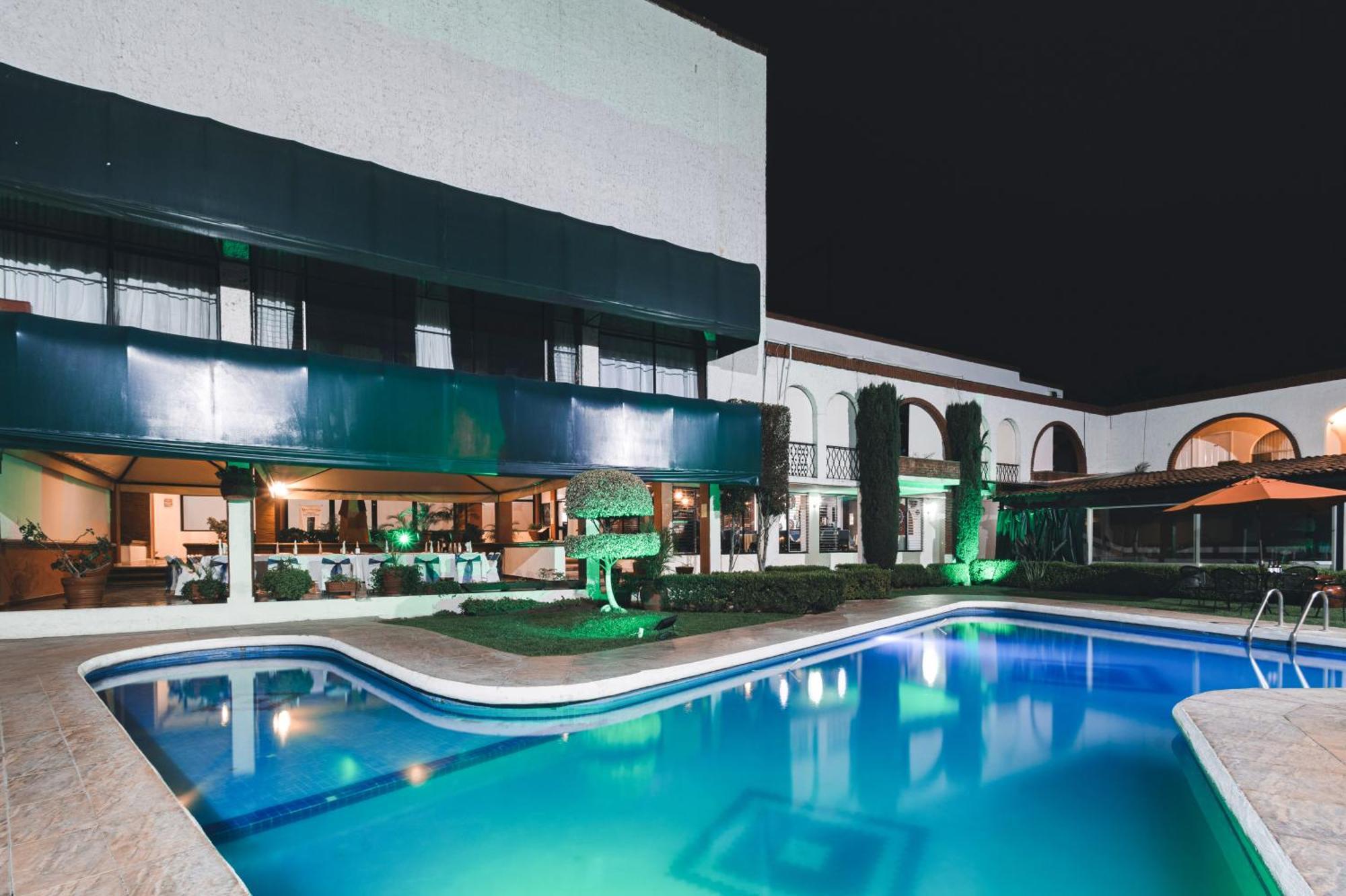Hotel & Suites Villa Del Sol มอเรเลีย ภายนอก รูปภาพ